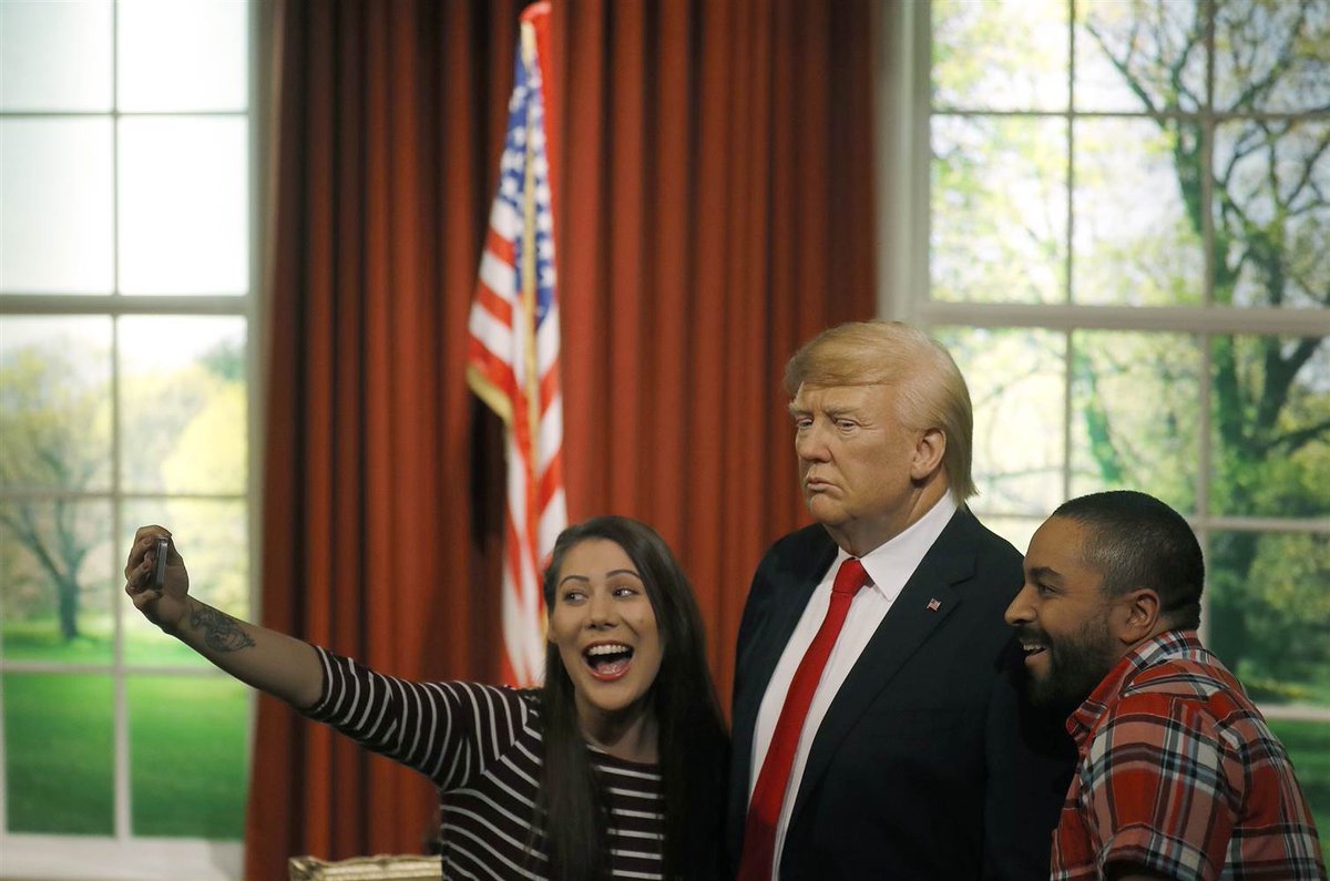 NBCNews's tweet photo. Donald Trump moves into the Oval Office — at Madame Tussauds https://t.co/x8mbcEh0R4 https://t.co/RxbxnizDrk