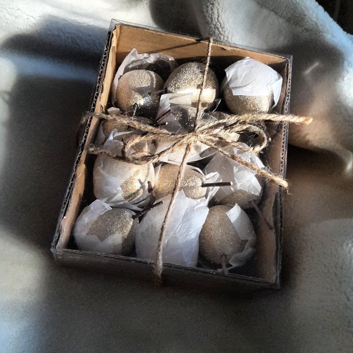 Hyggeful's tweet photo. Beautiful sparkling delivery from @coxandcoxuk today! #winterwedding #hygge #1monthtogo https://t.co/yRJS8yLzI9