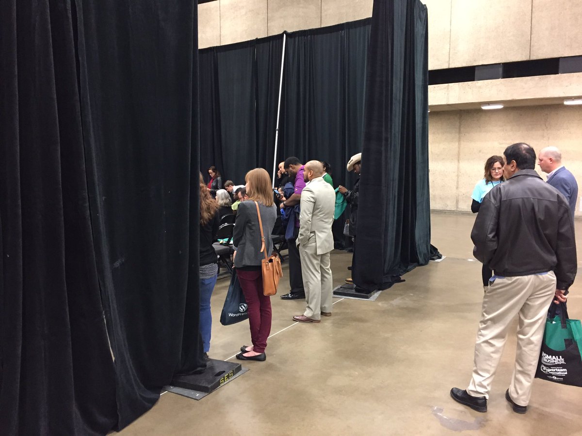 incline_media's tweet image. At 200% capacity!!! We&apos;re on overflow! @TheBizExpo #smallbizexpo #contentboost #optimization