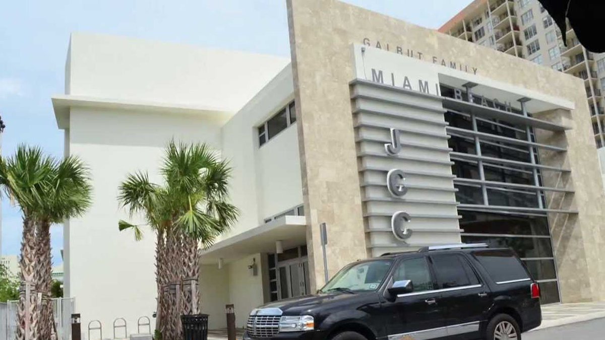 #UPDATE All-clear given at Miami Beach JCC after bomb threat. NO threat detected bit.ly/2jySayR https://t.co/HIyN0EqsDU