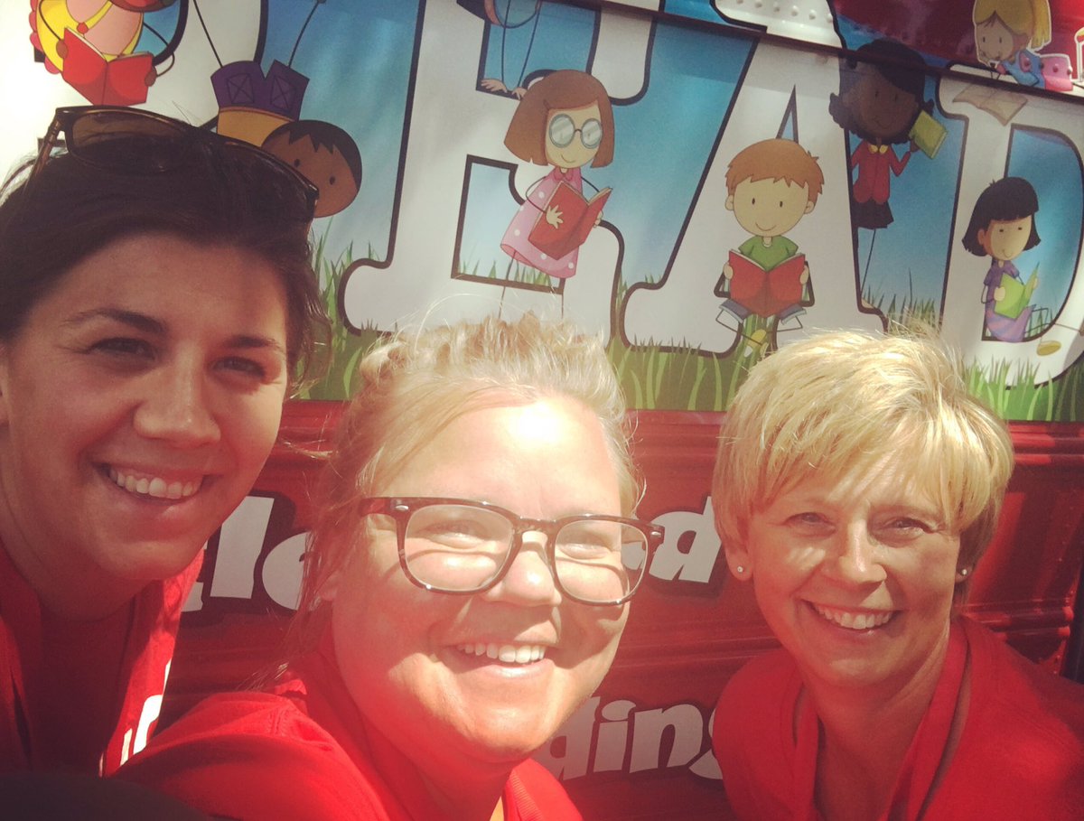 GFRedReadingBus's tweet photo. In case you were curios like George, we have the BEST volunteers around!! #GivingHearts17 #Hearts4Books #GFSchools #ILoveGFK @GFFEAlumniNet https://t.co/OfULH6lprr