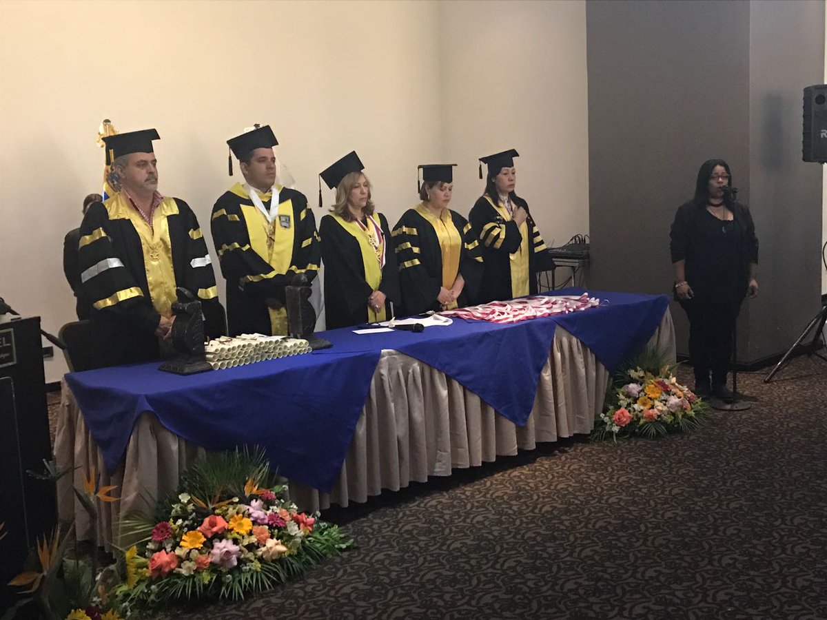 HUAL_IVSS's tweet photo. Graduación de 49 Médicos Especialistas del #IVSS Región Central ¡FELICIDADES!, Sigamos construyendo un mejor país con alegria y vocación. https://t.co/kDHZOFaWdm