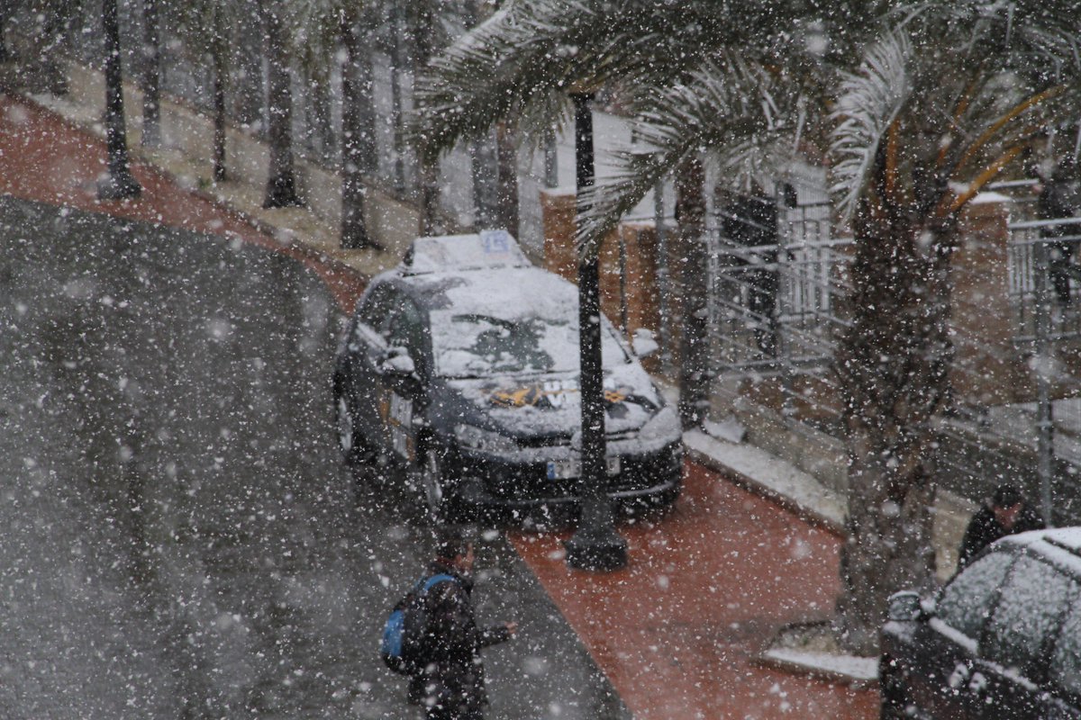UCAM's tweet photo. El coche de @UCAMVial no se ha librado de la nieve. Entra en el álbum de fotos que hemos subido a Facebook.
https://t.co/8jKi5ovSC1 https://t.co/Ljp5A2zHah