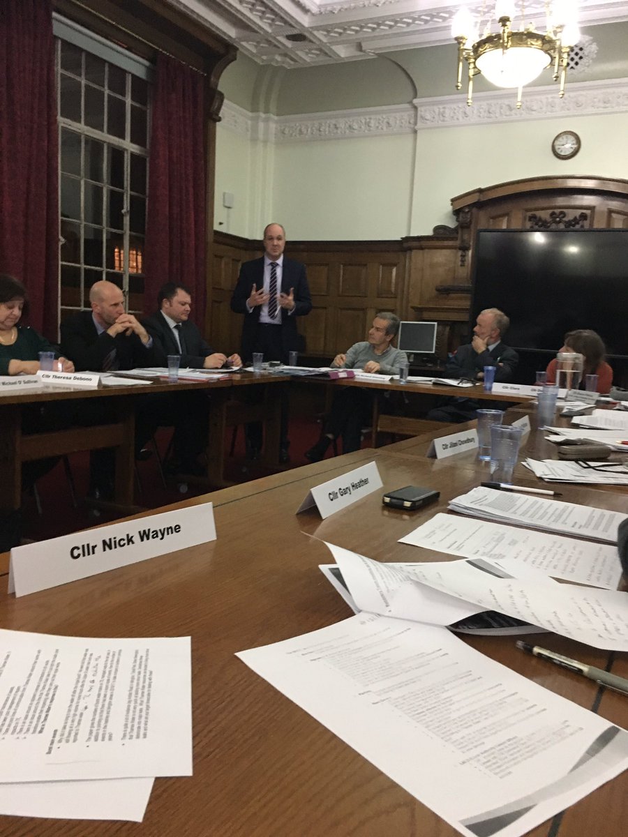 JennetteArnold's tweet photo. .@IslingtonBC mtg re: recent disastrous flooding & I'm so angry that yet again action by @thameswater is too little too late as #ProfitsRule https://t.co/7wC2ds2ADF