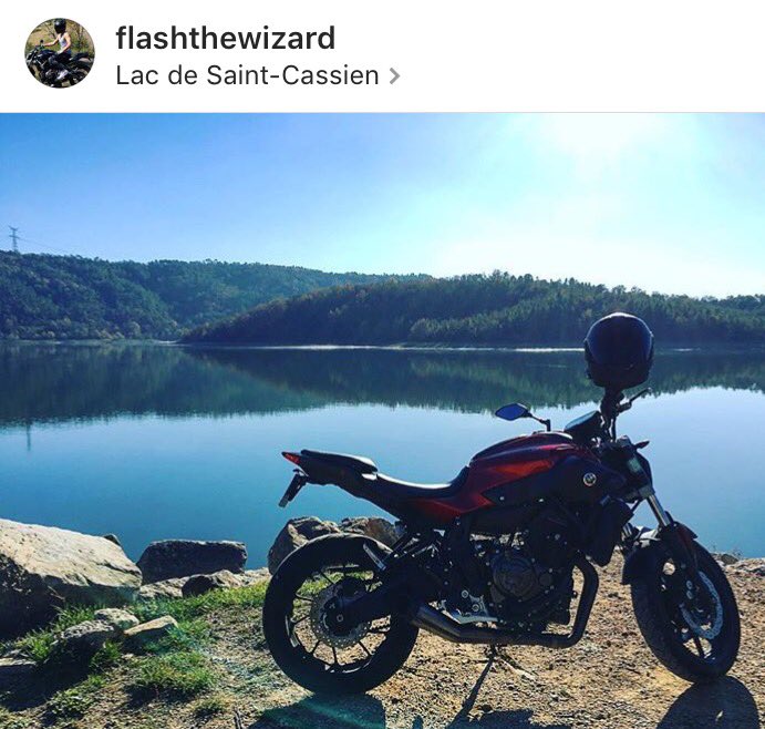 iCasque's tweet photo. Chez nous le soleil brille toute l'année... Vive la #moto en Sudie. Issa Nissa #Flashthewizard ✌️️😜 https://t.co/xCCI6nOt9G