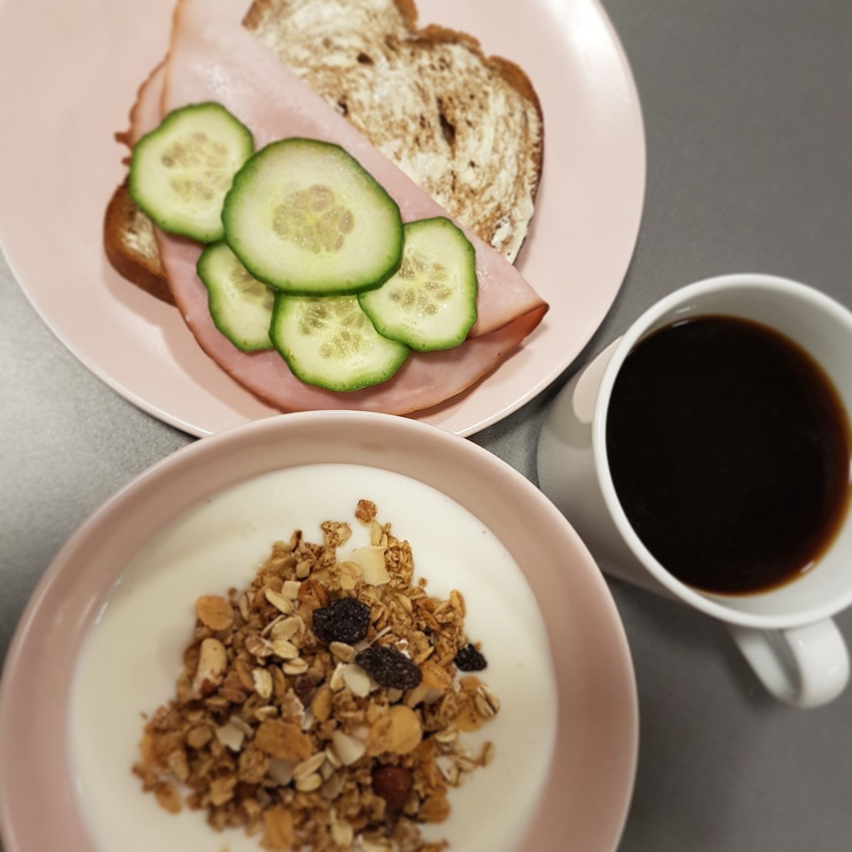 ResundBeh's tweet photo. Frukost på Resund Behandling https://t.co/rpWIyf9dzh