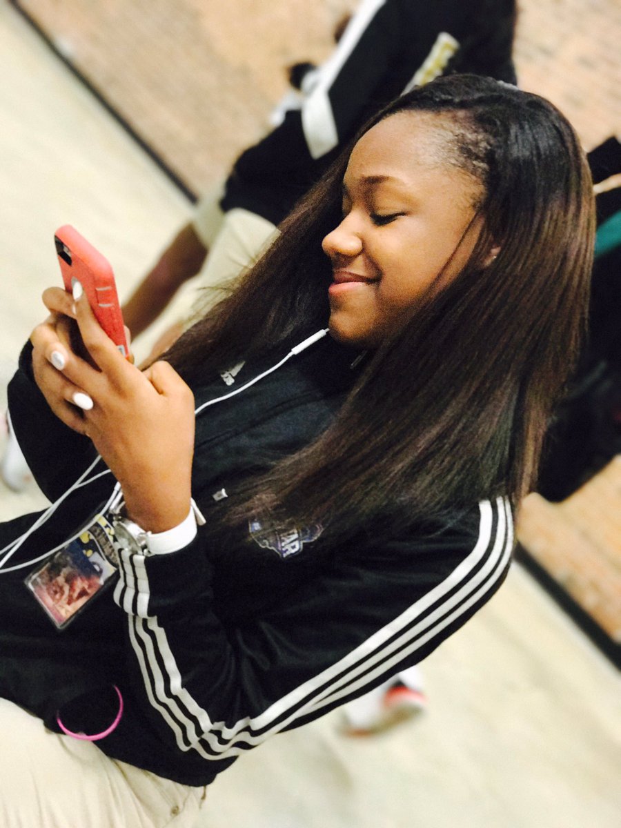 4evertorykeeper's tweet photo. &amp; when the whole world is against her I'll still be here💕 I got me..🤦🏽‍♀️ #wce✨ https://t.co/6jHPlYH8aA