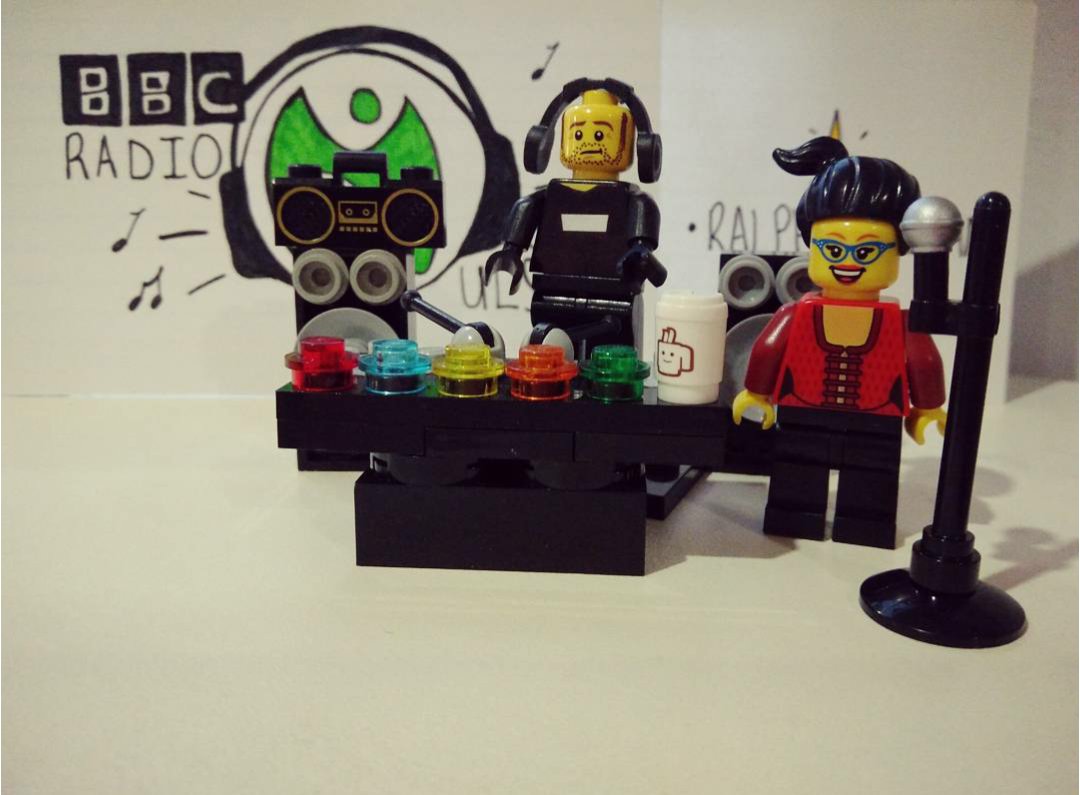 PaperCloud1's tweet photo. TUNE IN NOW 2 @bbcradioulster !!!!. To hear @kazhawkins on with @RalphMcLeanShow . #LocalVoices #RalphMclean #KazKawkins #TheRiverThatSings https://t.co/Sov5y3VvDL