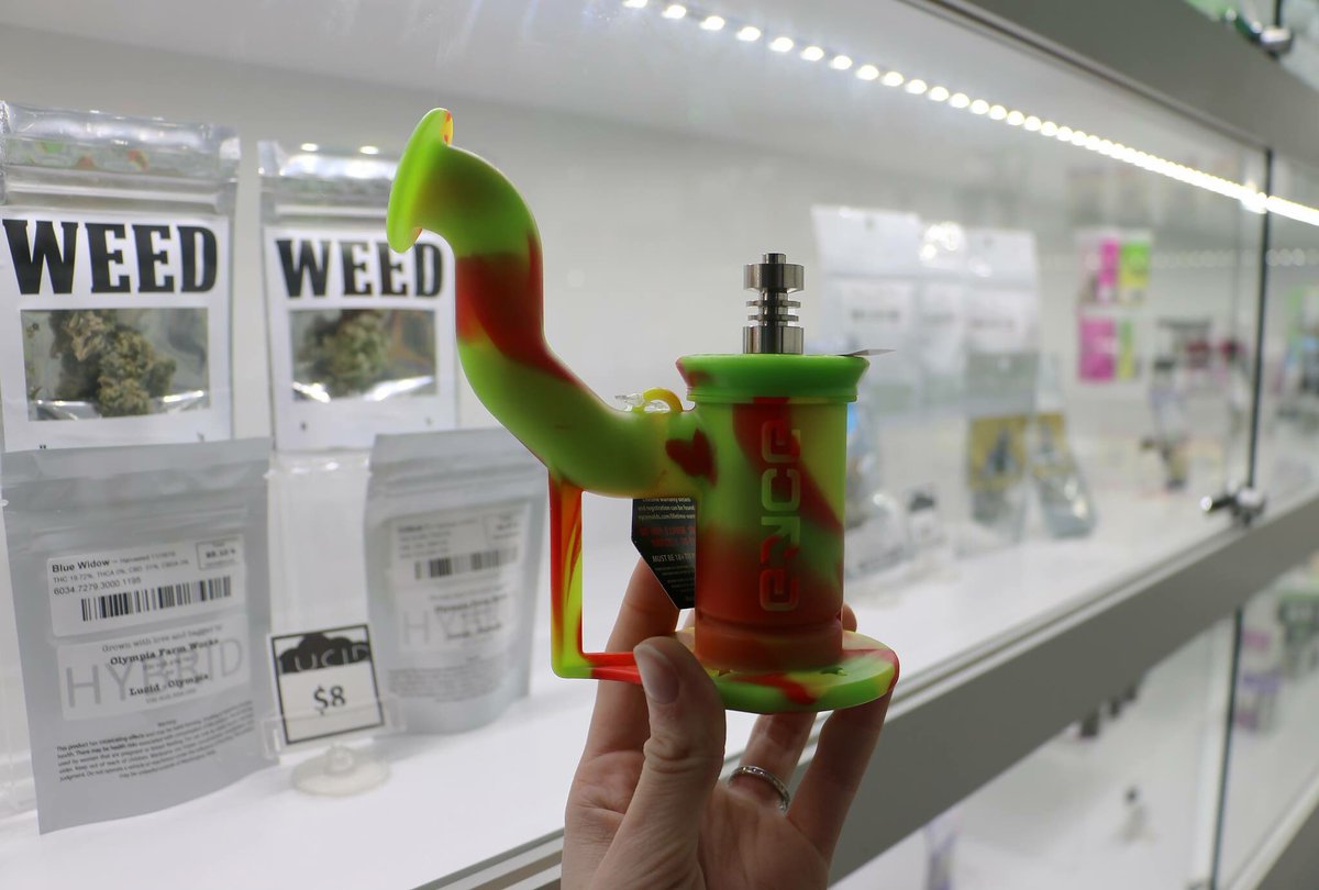 LucidMartinWay's tweet photo. It's #WisdomWednesday at #LUCID! 15% off for #Seniors 55+ #Weed #Rig #OilRig #Concentrate #Marijuana #Cannabis https://t.co/UcGgbL2whg