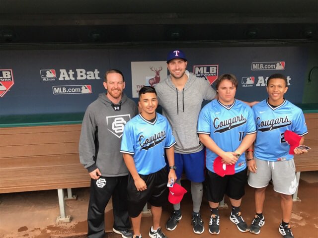 Local Arlington high school baseball players received a donation of cleats from @JoeyGallo24 this afternoon. ⚾️👟💯 https://t.co/w4VWJf2OOO