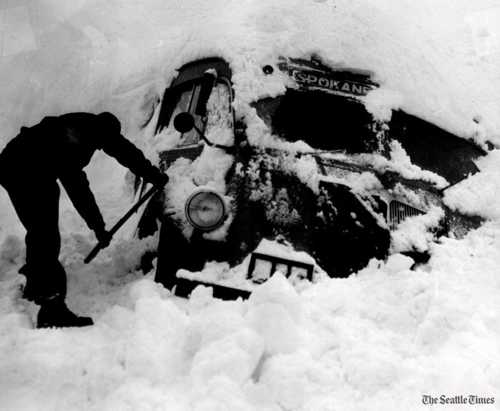 evanbush's tweet photo. Tragedy on Snoqualmie Pass: When a mountain of snow buried dozens in 1936: https://t.co/izJz3g2LT3 https://t.co/AjFXZxmivO
