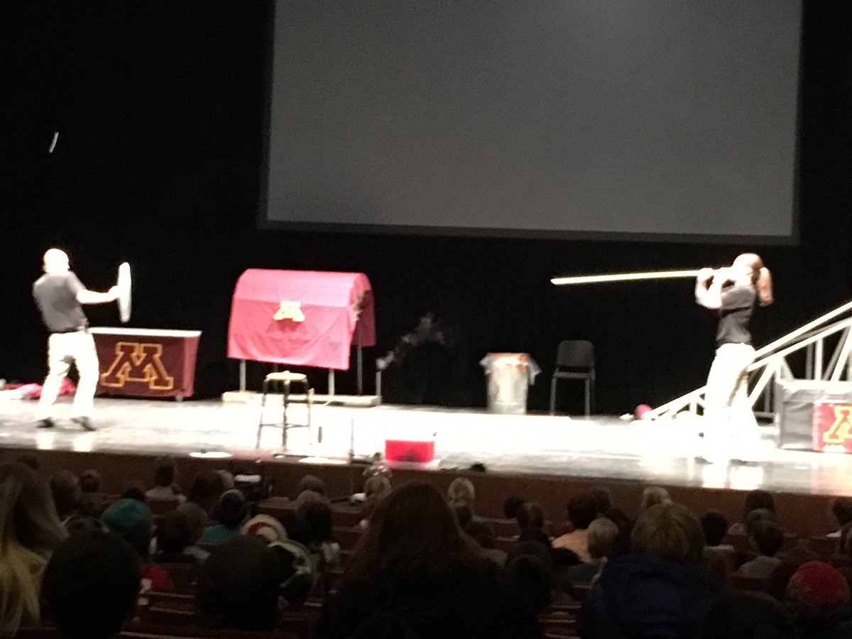 WW_3rd's tweet image. These were some of our favorite moments from our field trip to the @UMNPhysicsForce show last Friday! 👏 #physicsiscool #physicsforce