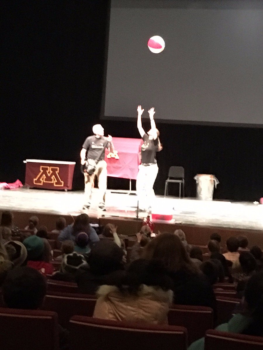 WW_3rd's tweet image. These were some of our favorite moments from our field trip to the @UMNPhysicsForce show last Friday! 👏 #physicsiscool #physicsforce