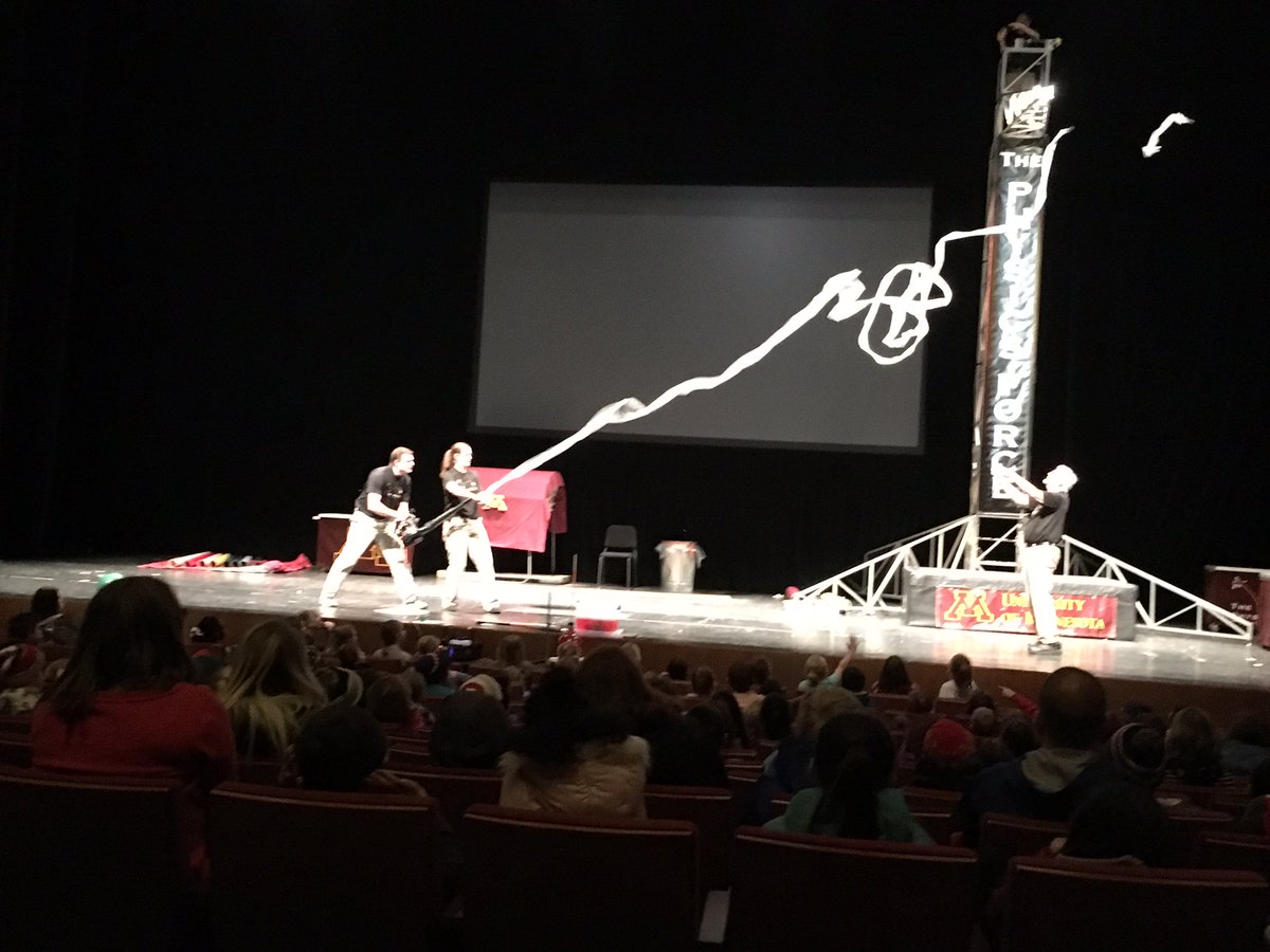 WW_3rd's tweet image. These were some of our favorite moments from our field trip to the @UMNPhysicsForce show last Friday! 👏 #physicsiscool #physicsforce
