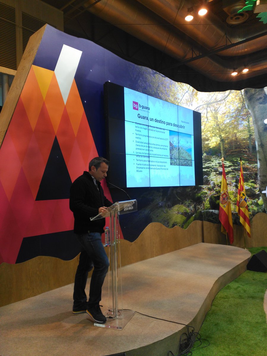 b_guara's tweet photo. @b_guara presentando en  #FITUR2017  stand @aragonturismo https://t.co/hSy5bE1OOe