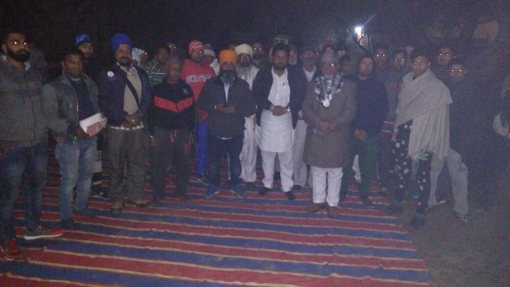 veer_jamal's tweet photo. ਅੱਜ ਜ਼ੋਨ ਹੁਸਿਆਰਪੁਰ ਹਲਕਾ ਚੱਬੇਵਾਲ ਦੇ ਪਿੰਡ ਦਿਹਾਣਾ ,ਰਸੂਲਪੁਰ,ਮਹਟਿਆਣਾ,ਤਾਜੋਵਾਲ,
ਅਤੇ ਕਹਾਰਾਂ ਵਿੱਚ ਰਮਨ ਕੁਮਾਰ ਆਮ ਆਦਮੀ ਪਾਰਟੀ ਉਮੀਦਵਾਰ ਜੀ ਨੇ ਨੁਕੜ ਮਿੰਟਿਗ। https://t.co/CCoEFstqGy