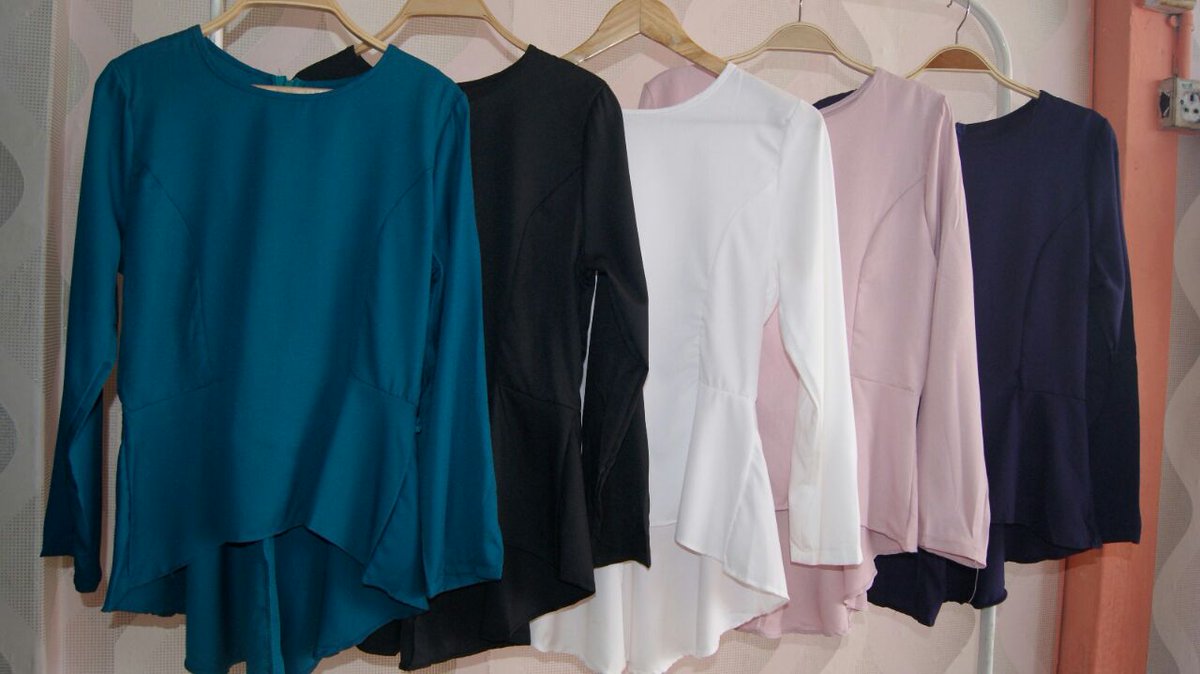 fawrashop's tweet photo. SOPHIE BLOUSE
RM 30
RM8sm | RM12ss
Free size fits S to L
Material: chiffon crepe #fawrashop 
Dm/ws : 017-4978346 https://t.co/6V6FPP1K2D