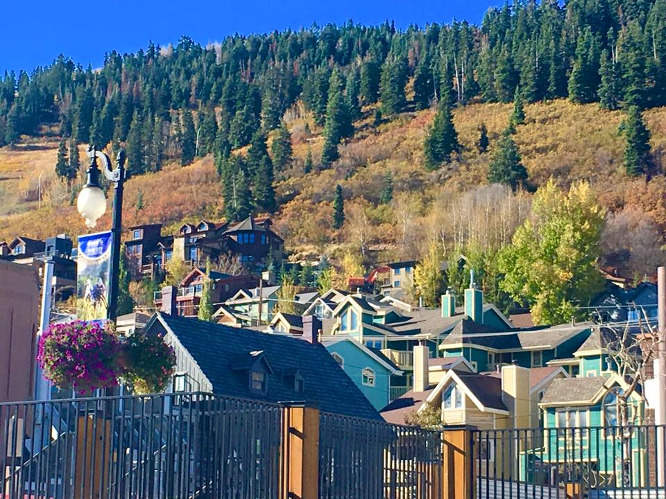 VisitUtahUK's tweet photo. Modern Family's Ty Burrell has opened a new Park City, Utah restaurant - The Eating Establishment. https://t.co/AI37lqWRTh @ModernFam https://t.co/zzKOL5wUYH