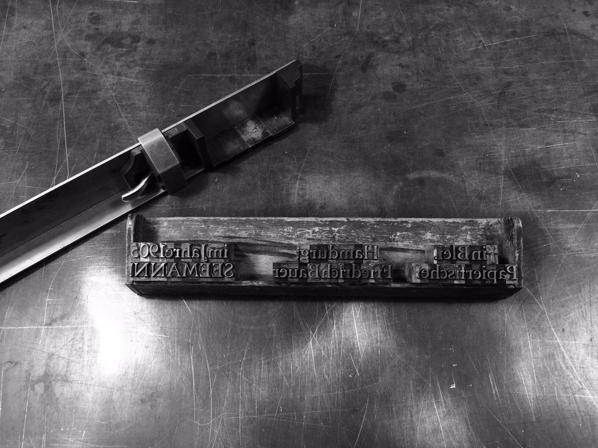 iq180studio's tweet photo. Bald ist es soweit und die Schrift wird gedruckt... #letterpress #Hannover #typography #typografie #iq180studio #gestaltung https://t.co/FwwfMozrbr