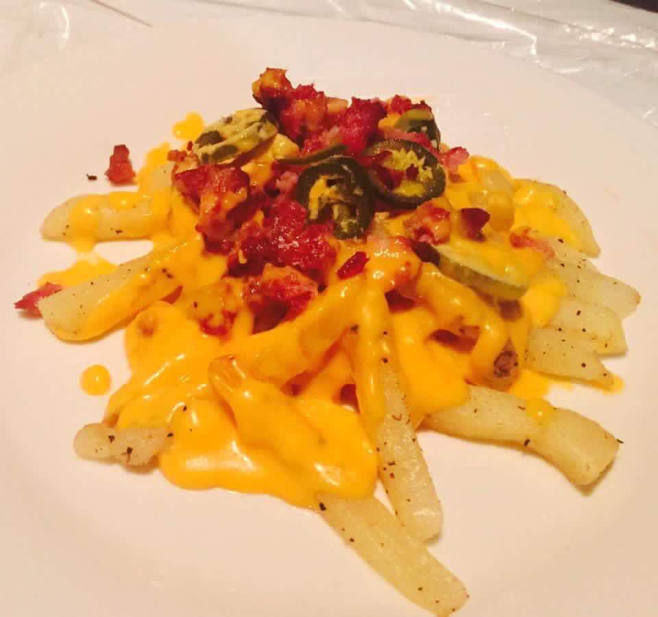 Lemii_LoCo's tweet photo. Only ONE of these 2 can make it back on the @TokiConceptFood menu. Which 1 u going for?
LIKE for South Chilli Dog
RT for Bacon Cheese Fries https://t.co/h7dhBnxHcA