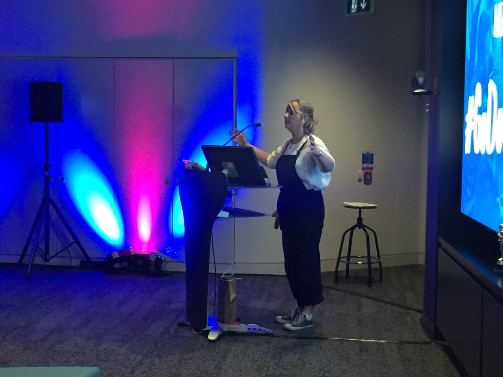 annewatch's tweet photo. Merryl Streep gets #GoDoEntAwards kicked off #Hollywood heroes @ESparkGlobal @GillMRattray @ktmcnair https://t.co/Q6aWFBbnlt