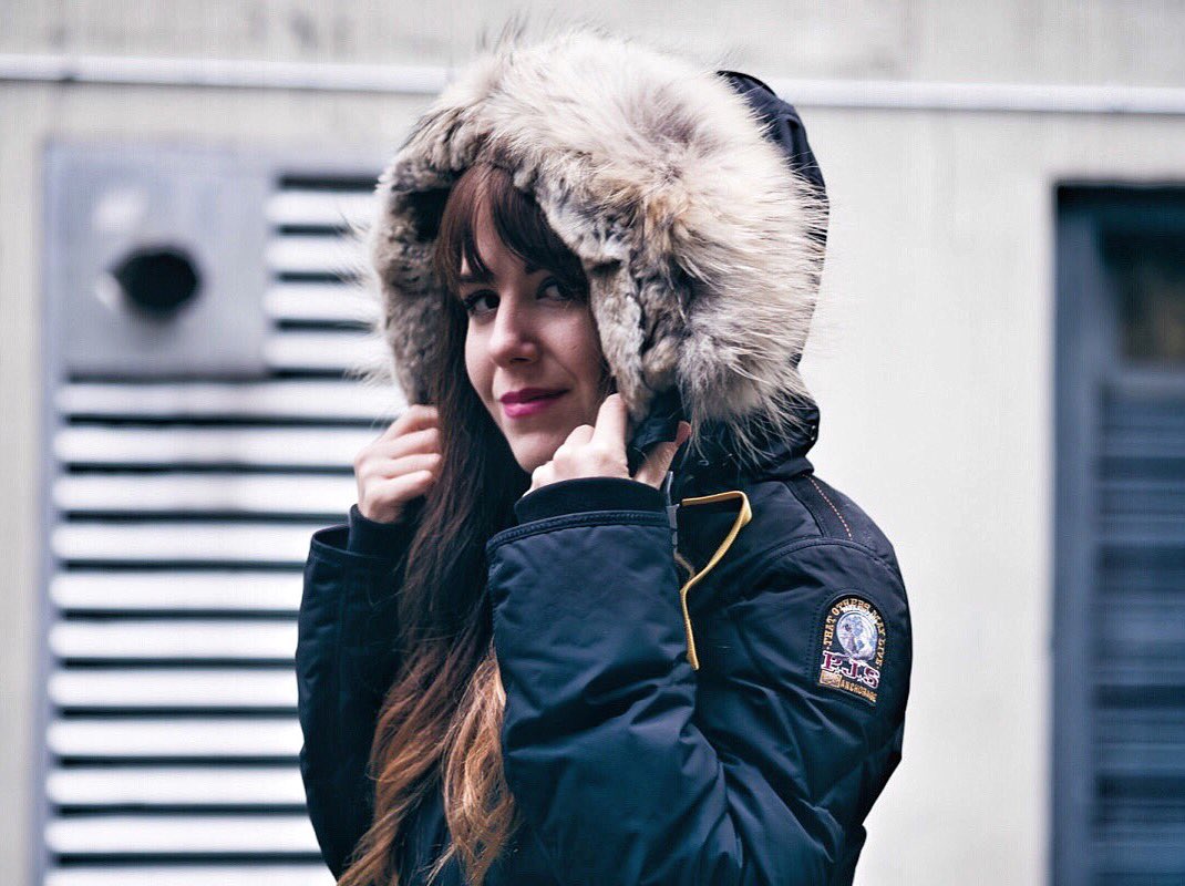 _MeaganFaye's tweet photo. Staying warm in the WORST possible Vancouver weather with @Parajumpers_PJS #pjsfriends #pjscanada https://t.co/ps6IWyIrWC