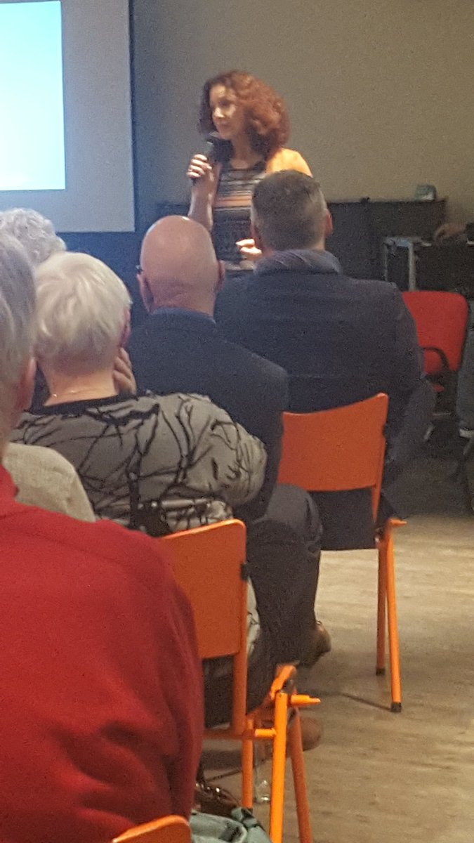 zorgisleuk's tweet photo. @inekekoedam geeft lezing 'in het licht van #sterven' tijdens Nieuwjaar bijeenkomst @MentorRdam https://t.co/b3kqPN7I2K