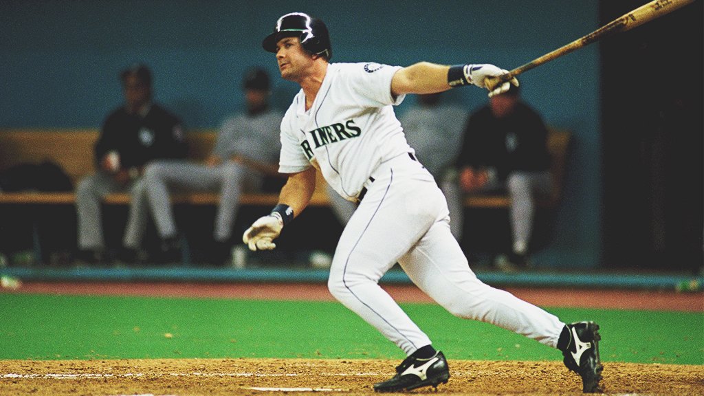 Today's the day. Hall of Fame vote totals will be revealed today at 3 p.m. on @MLBNetwork. #EdgarHOF https://t.co/lXTdAUH04y