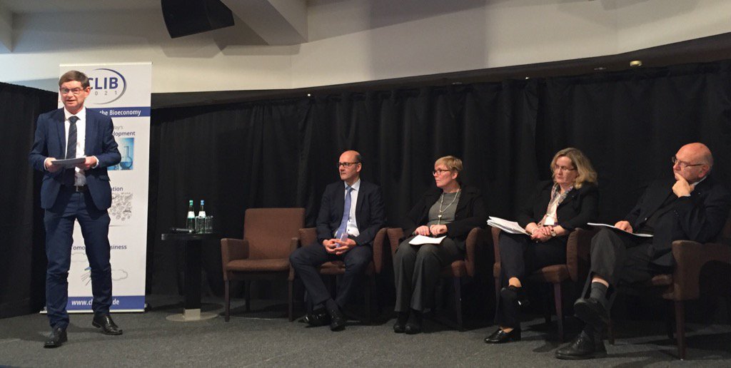 t_tmes's tweet photo. Getting started with panel discussion at #CIC2017. How to initiate market dynamics for bio-based products? #clib2021 https://t.co/Hp9fcuelvV