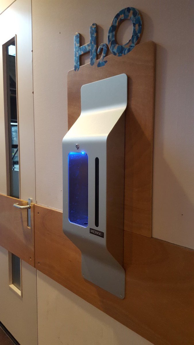 MERKKwater's tweet photo. Ook bij Kolom Praktijkcollege in Amsterdam Noord een mooi MERKKwater tappunt geplaatst. https://t.co/S7BnnYiWlb