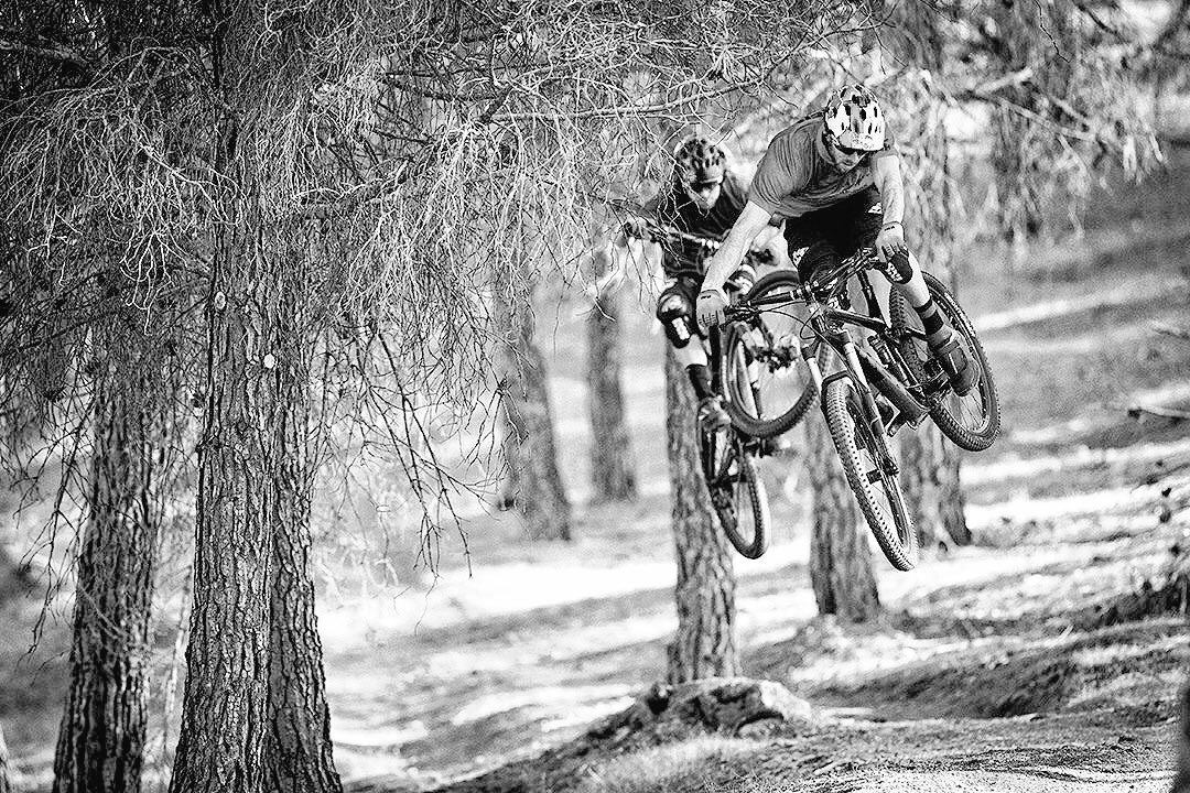 cykelbicis's tweet photo. En compañía todo mola más!!! #MTB #diversion. #tienda #taller https://t.co/AqWRODWnDU