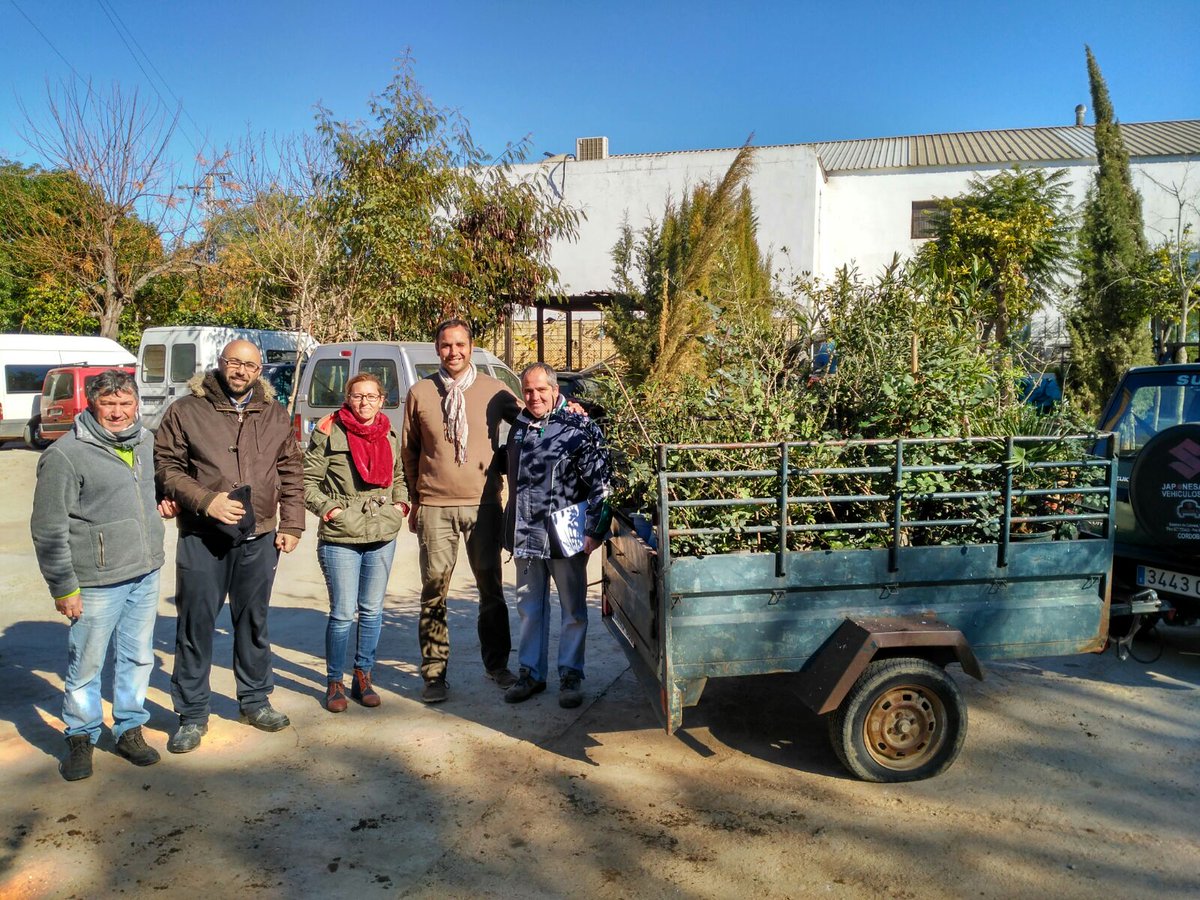 ainiguezb's tweet photo. @JuanAvilaCARMO @diacarmona  @ZingrinLab  @ElArrecifeViejo  2/ seleccionando las plantas adecuadas para la actividad del próximo sábado. https://t.co/ldE7CZWVMF