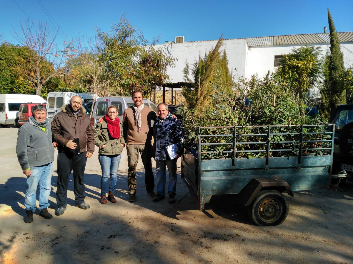 ainiguezb's tweet photo. @JuanAvilaCARMO @diacarmona  @ZingrinLab  @ElArrecifeViejo  2/ seleccionando las plantas adecuadas para la actividad del próximo sábado. https://t.co/ldE7CZWVMF