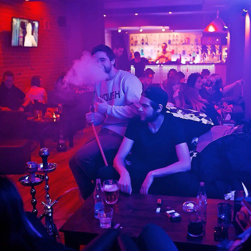 diegoscott_'s tweet photo. Foggy Prague Shisha Lounge Bar-is a cozy hookah https://t.co/ufqQoKKBW9 https://t.co/u7SfDclfIO