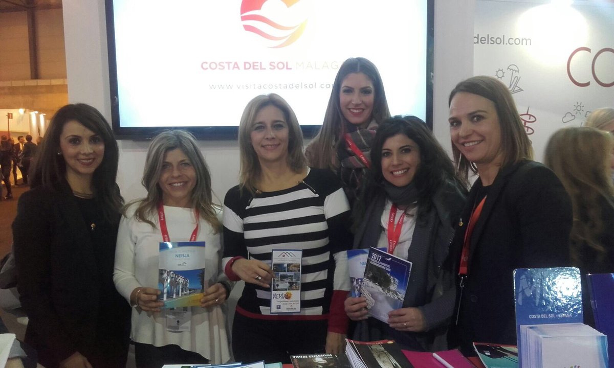 visitanerja's tweet photo. Gracias por la jornada de trabajo en #FITUR al equipo técnico de la Oficina Municipal de Turismo de #Nerja #365dias365experiencias https://t.co/pYcd08DhRo