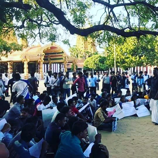 at_thanu's tweet photo. #we_want_jallikattu
#Jaffna
#nallur https://t.co/qDUbJ9nwVA