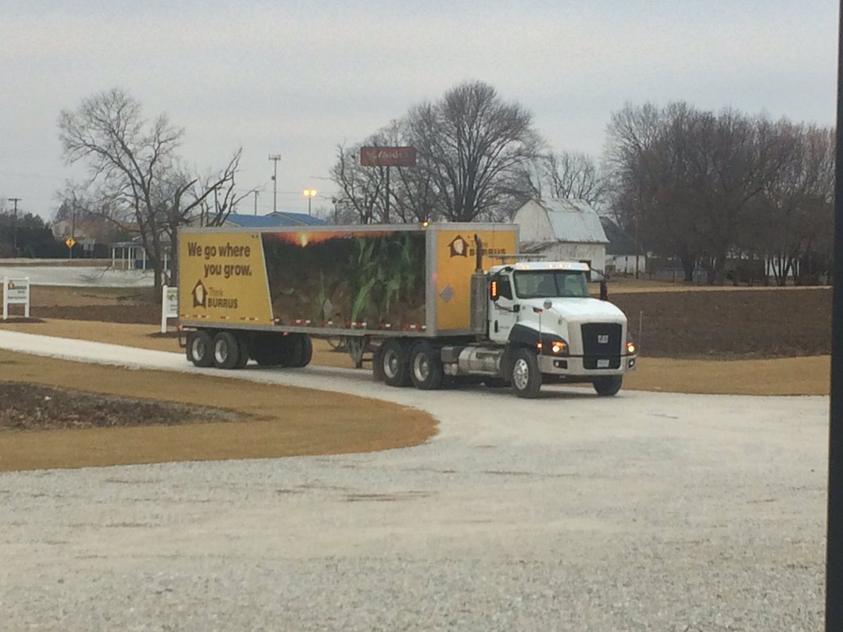 Wenger_Ag's tweet photo. First Seed Deliver of the Year! #plant17 https://t.co/W0wWvERAvi