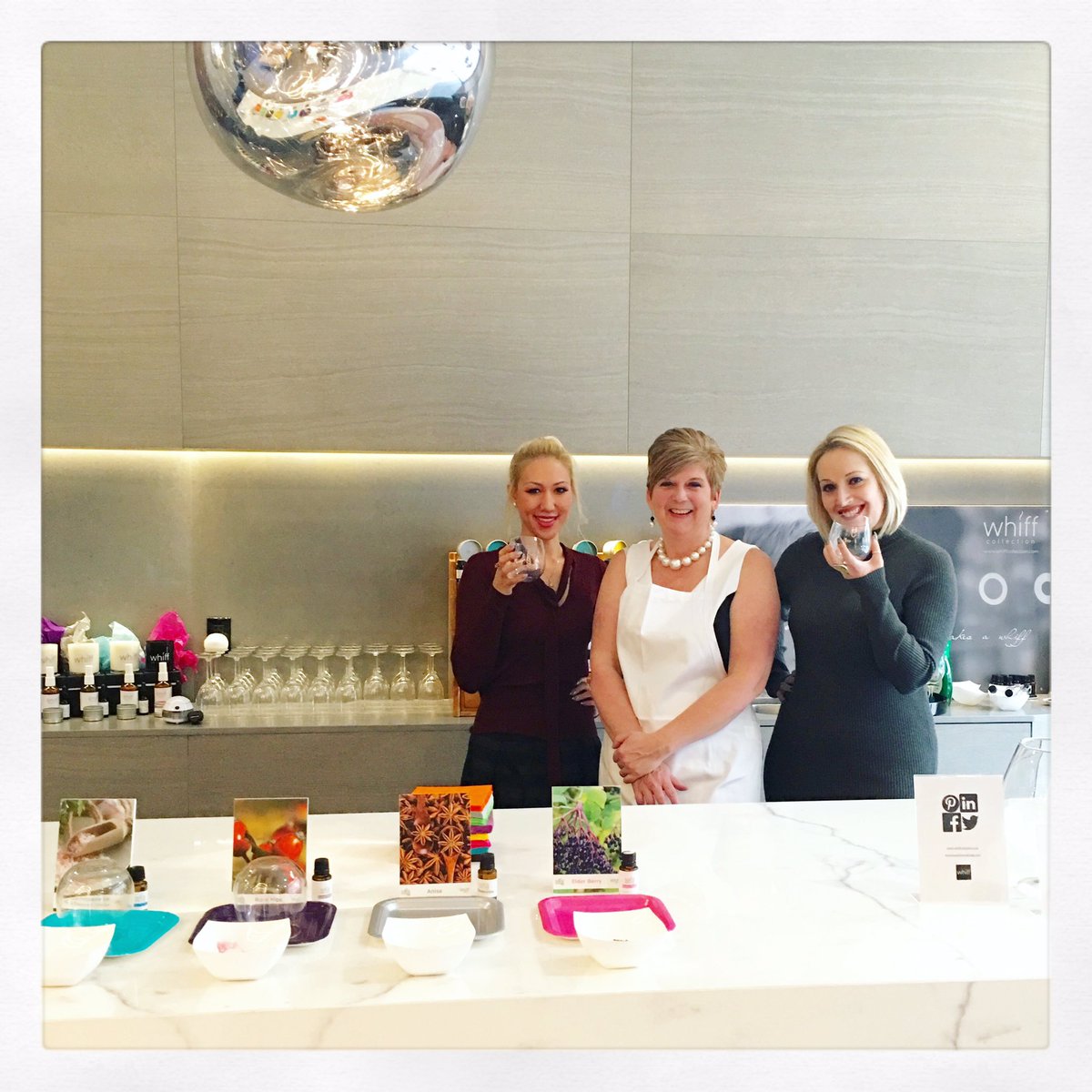 MixmatchM's tweet photo. Awakening our senses! 🙏🏻👃🏻#sniffbar @whiffloves noseknowsnose #zen #design #working #scents #leslieville #whiffcollection #aroma https://t.co/lq2pfkolMc