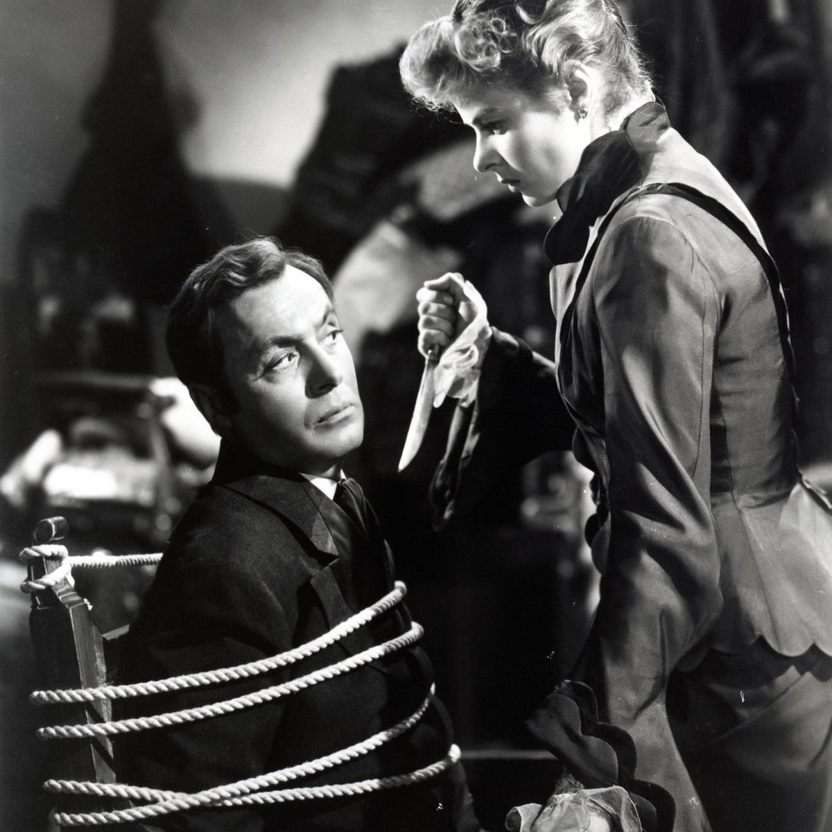 Are you suggesting that this is a knife i hold in my hand?