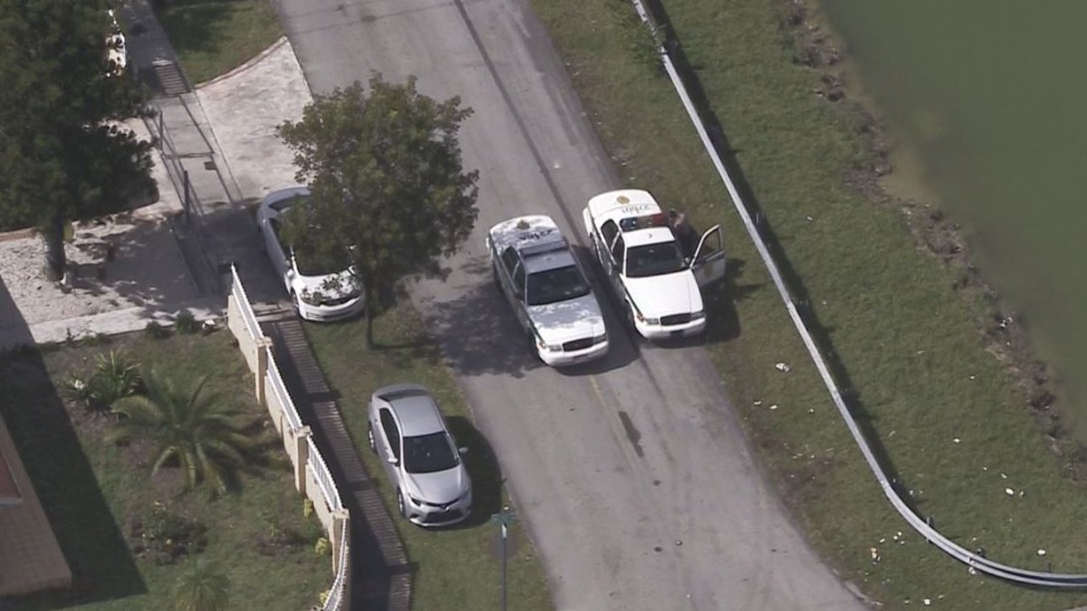 #BREAKING Police investigate armed carjacking, abduction of woman, child bit.ly/2iBUztm https://t.co/idgZpbIo3E