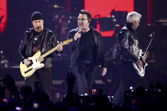 .<a href="/U2/">U2</a> sells out June 25 <a href="/GilletteStadium/">Gillette Stadium</a> show in <a href="/SCFoxboro/">Sun Chron Foxboro</a>   ow.ly/SYJv308833u <a href="/TheSunChronicle/">The Sun Chronicle</a>