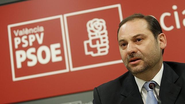 BrujulaOndaCero's tweet photo. @abalosmeco, Sec Gral @SocialistesVal en provincia Valencia no comparte que se limite el nº de candidatos a las primarias.

Hablamos con él. https://t.co/LTXsog555F