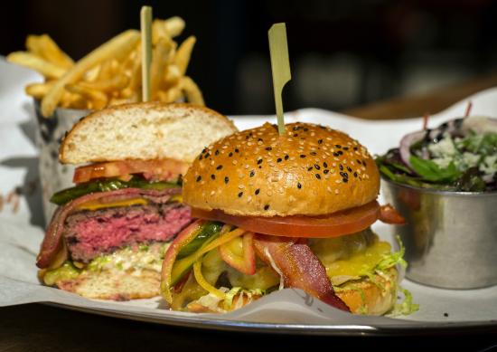 Bathlobster's tweet photo. Nobody likes a Wednesday, spice your week up with our infamous burgers. #TeamBurger #lobsterhaters https://t.co/YyOU0qSpWm