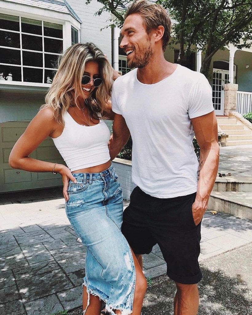 lovedetailed's tweet photo. These two wanted to wish everyone a happy #humpday! @tashoakley ♡ https://t.co/SJpKeRwcbs https://t.co/mtw7n1TH7v