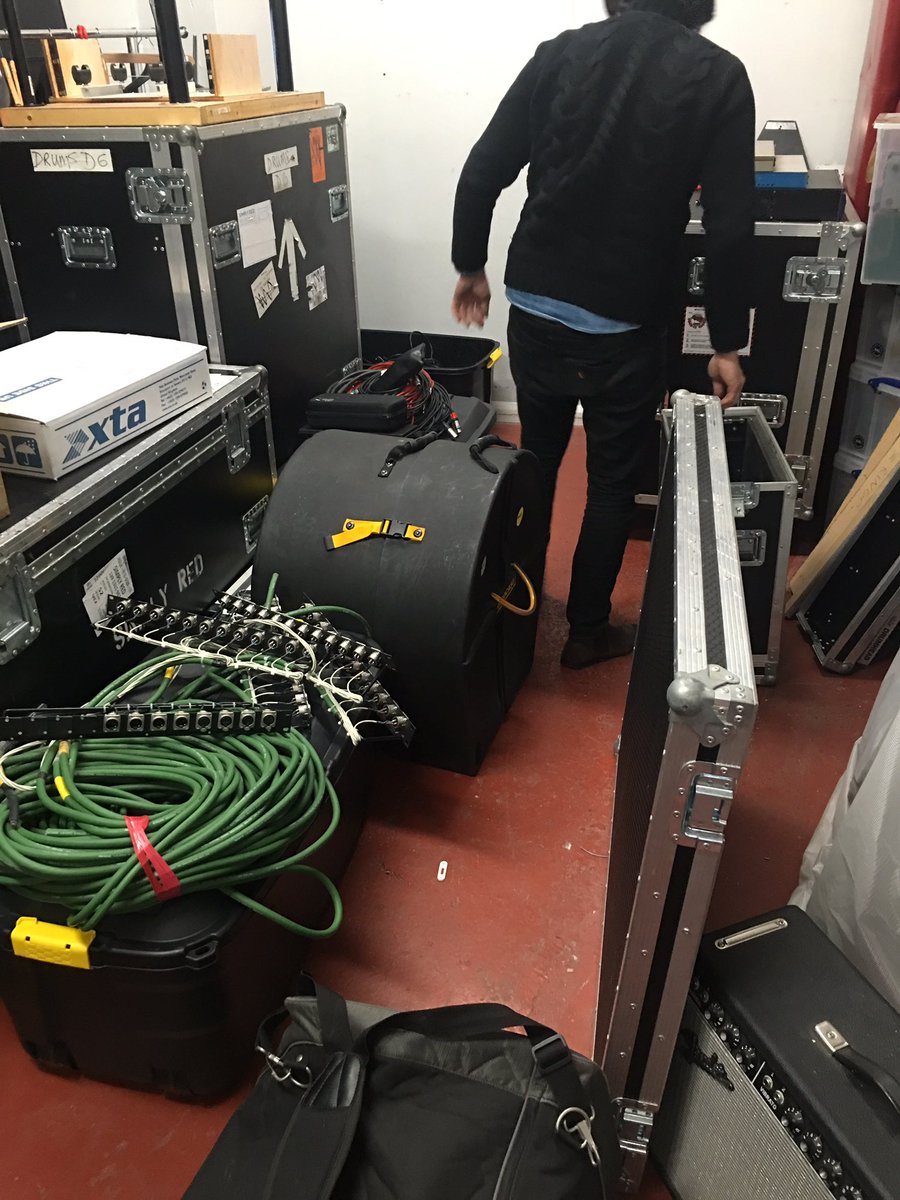 juanluisayala's tweet photo. Preparing gear for tomorrow's recording #gear #music #equipment #producer #recording #studio #musicianslife #musician https://t.co/n2IzJS3awp