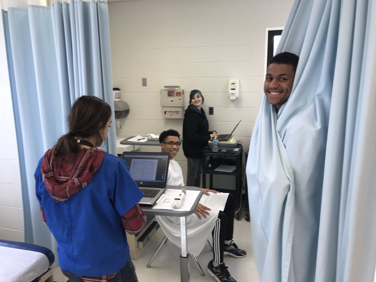 MrsRachic's tweet photo. #teamrachic2017 is learning how to treat patients in the medical office starting with taking medical histories. @CTA_CCPS #CTApride https://t.co/yX6CMEKTzI