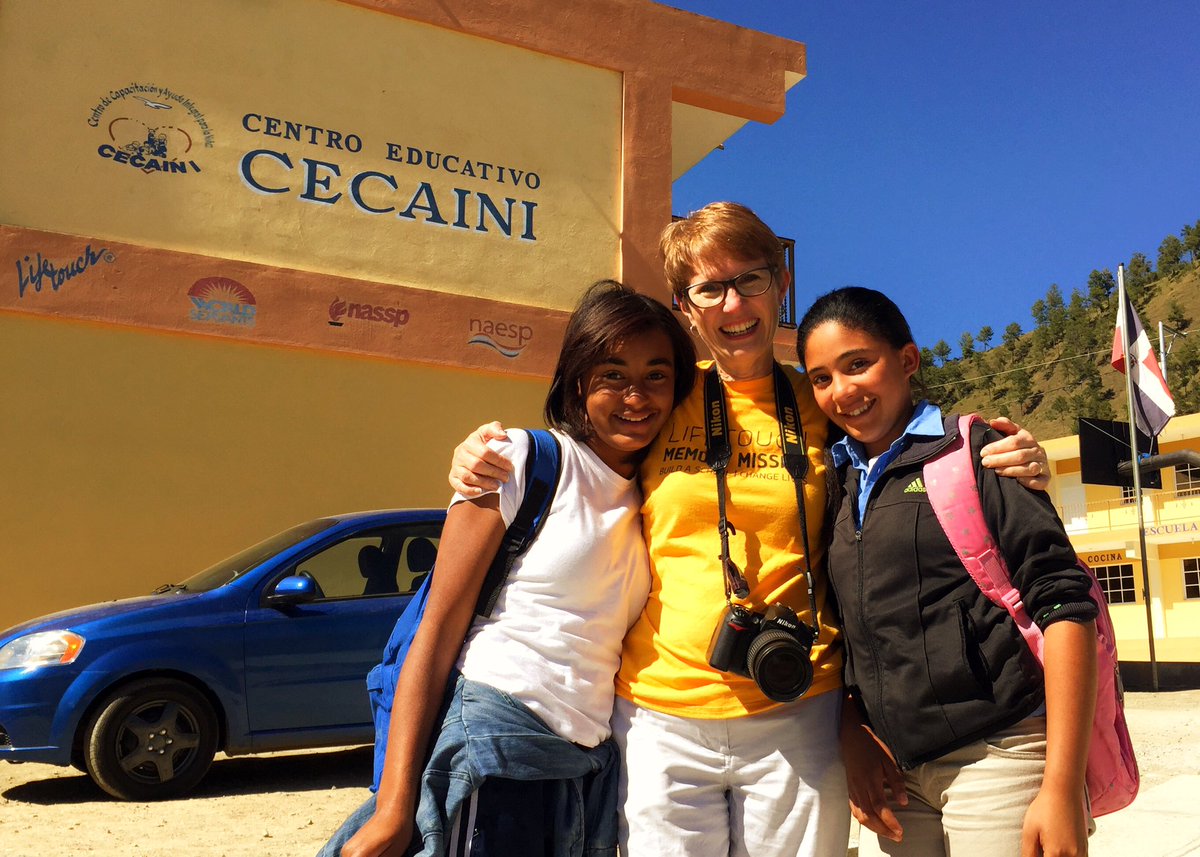 JohnVagner1's tweet photo. The mother of the Lifetouch #MemoryMission2017 #Cecaini #lifetouch https://t.co/FCcqcDE7k1