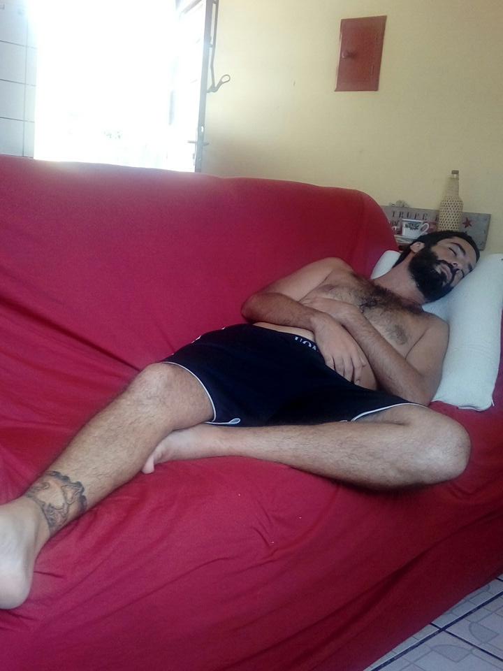 Viajando1Suenyo's tweet photo. @Pipo_tenusa haciendo la pre siesta antes de comer... #Boavista #brasilstyle #vidaenviaje https://t.co/nPTVz3Q3ww