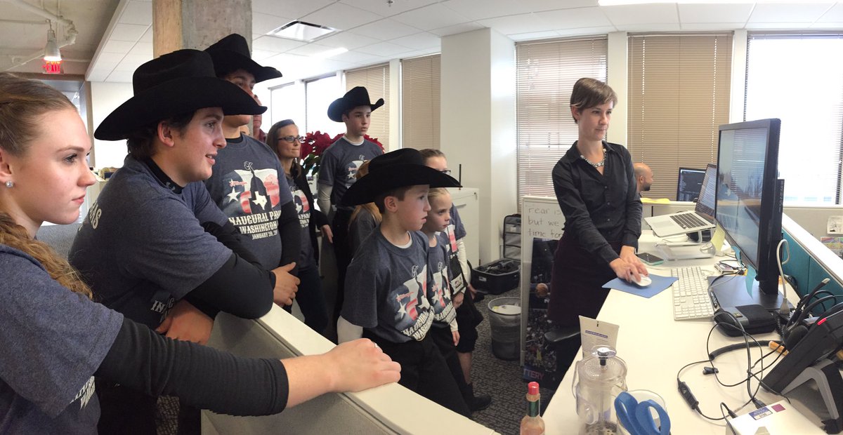 natsfert's tweet photo. Brittany teaching kids visiting our newsroom from Texas about 360 video 💃 #mcclatchyvideolab https://t.co/3mq7Xh76f7