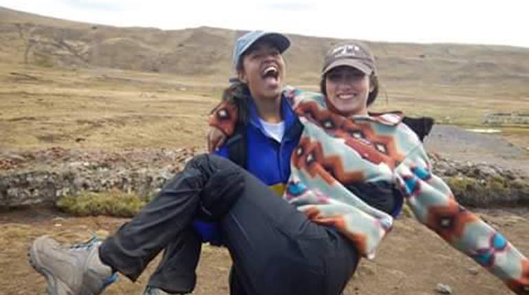 boliviaetm's tweet photo. Malia Obama hizo voluntariado y recorrió Cordillera Real en Bolivia https://t.co/5xNHpFLz5j https://t.co/iLUddi0ZPm